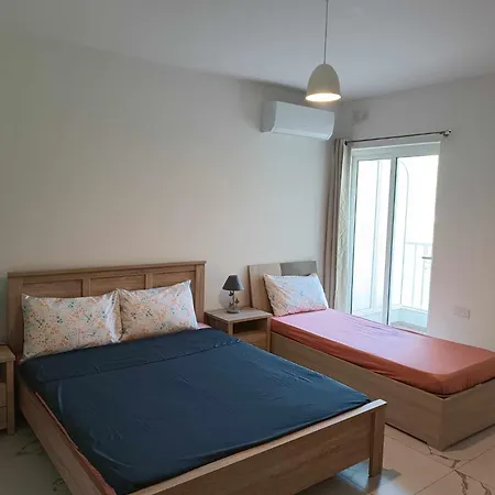 Gazde/Camere de închiriat Poppy Court Private In Marsascala